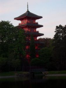 Voir le détail de cette oeuvre: La tour japonaise